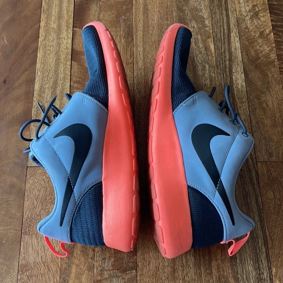 Nike Roshe Run **Rare Color** - Picture 3 of 7